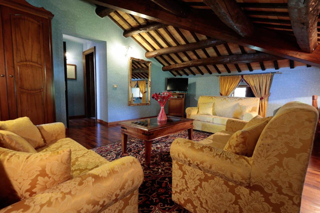Hotel Corte Dei Tini Teramo Esterno foto