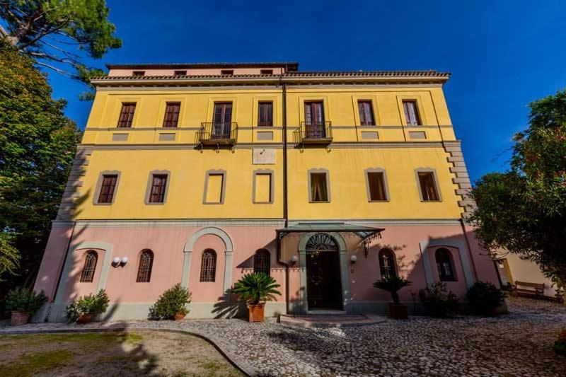 Hotel Corte Dei Tini Teramo Esterno foto