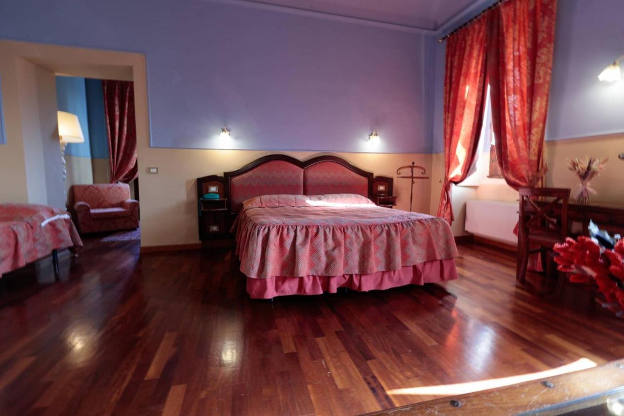 Hotel Corte Dei Tini Teramo Esterno foto
